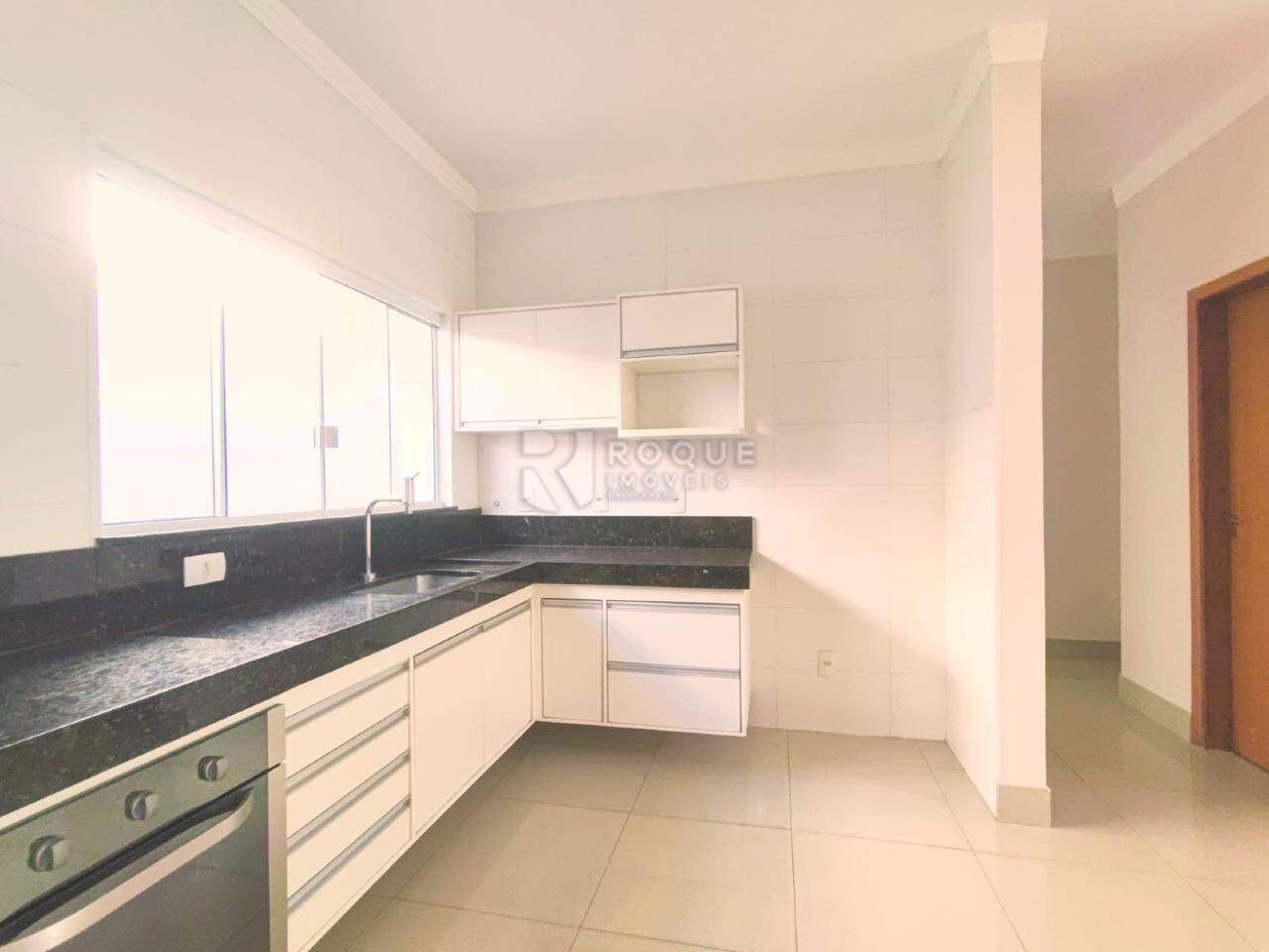 Casa em condomínio para aluguel no bairro Parque Residencial Roland: Cozinha