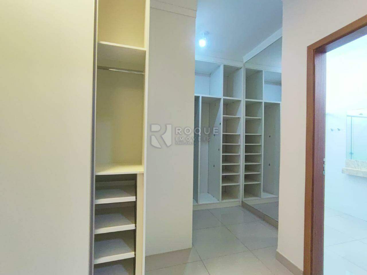 Casa em condomínio para aluguel no bairro Parque Residencial Roland: Closet