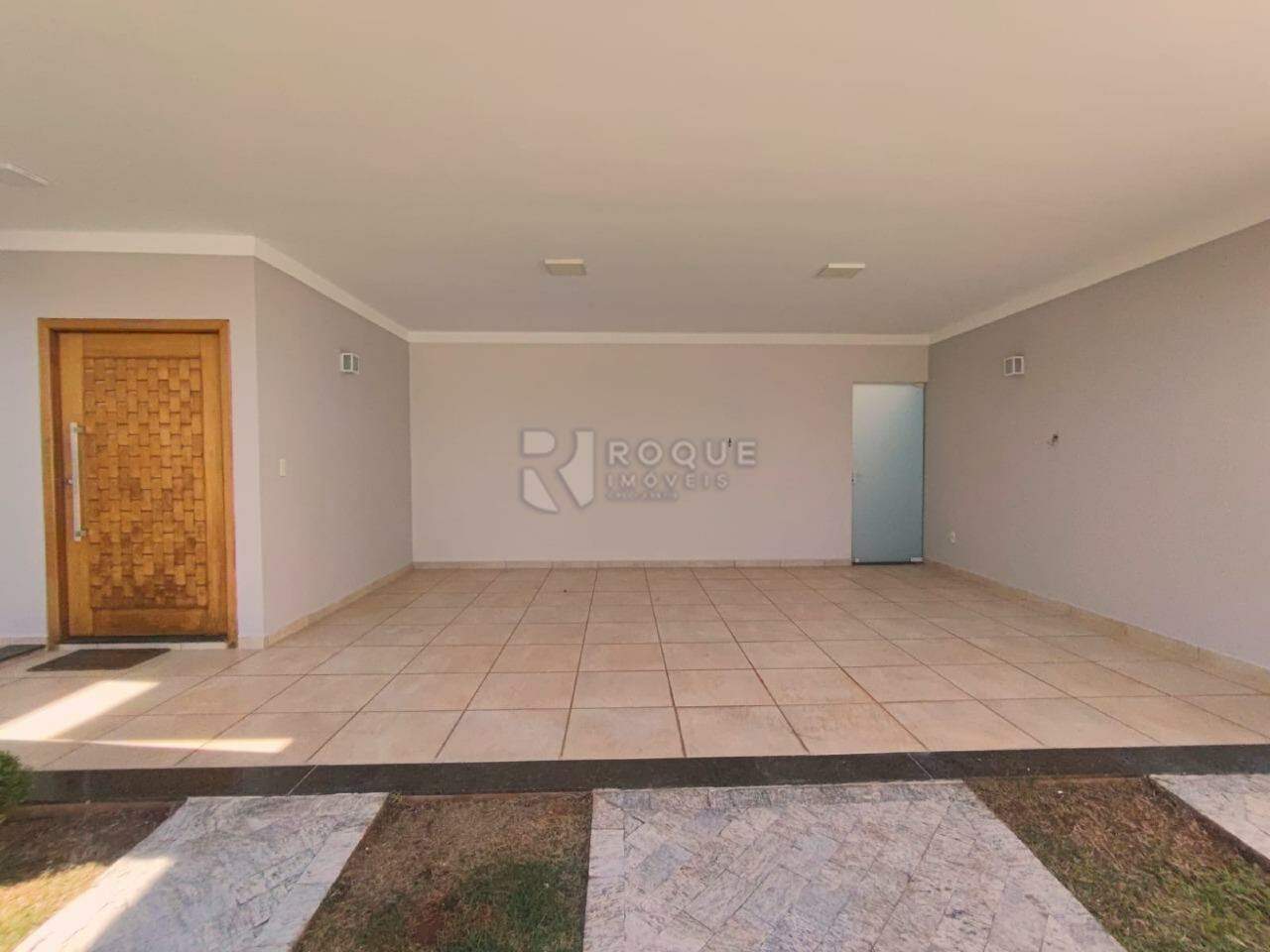 Casa em condomínio para aluguel no bairro Parque Residencial Roland: Garagem