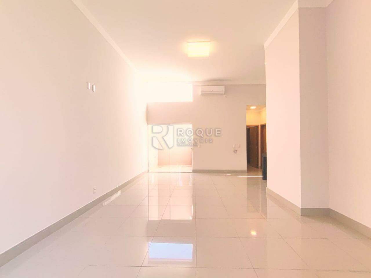 Casa em condomínio para aluguel no bairro Parque Residencial Roland: Sala