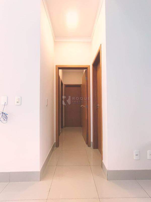 Casa em condomínio para aluguel no bairro Parque Residencial Roland: Hall
