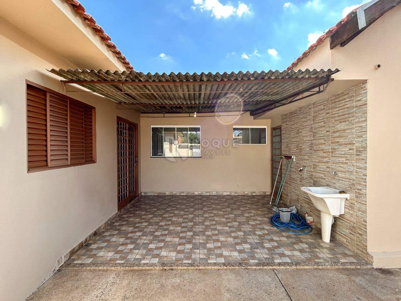 Casa Residencial para aluguel no bairro Jardim Rossi: Área de serviço / Rancho 