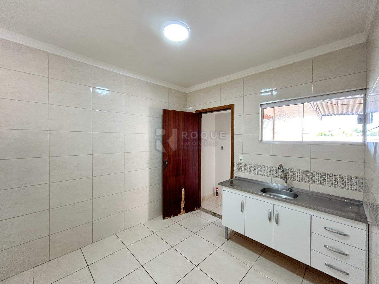 Casa Residencial para aluguel no bairro Jardim Rossi: Cozinha 