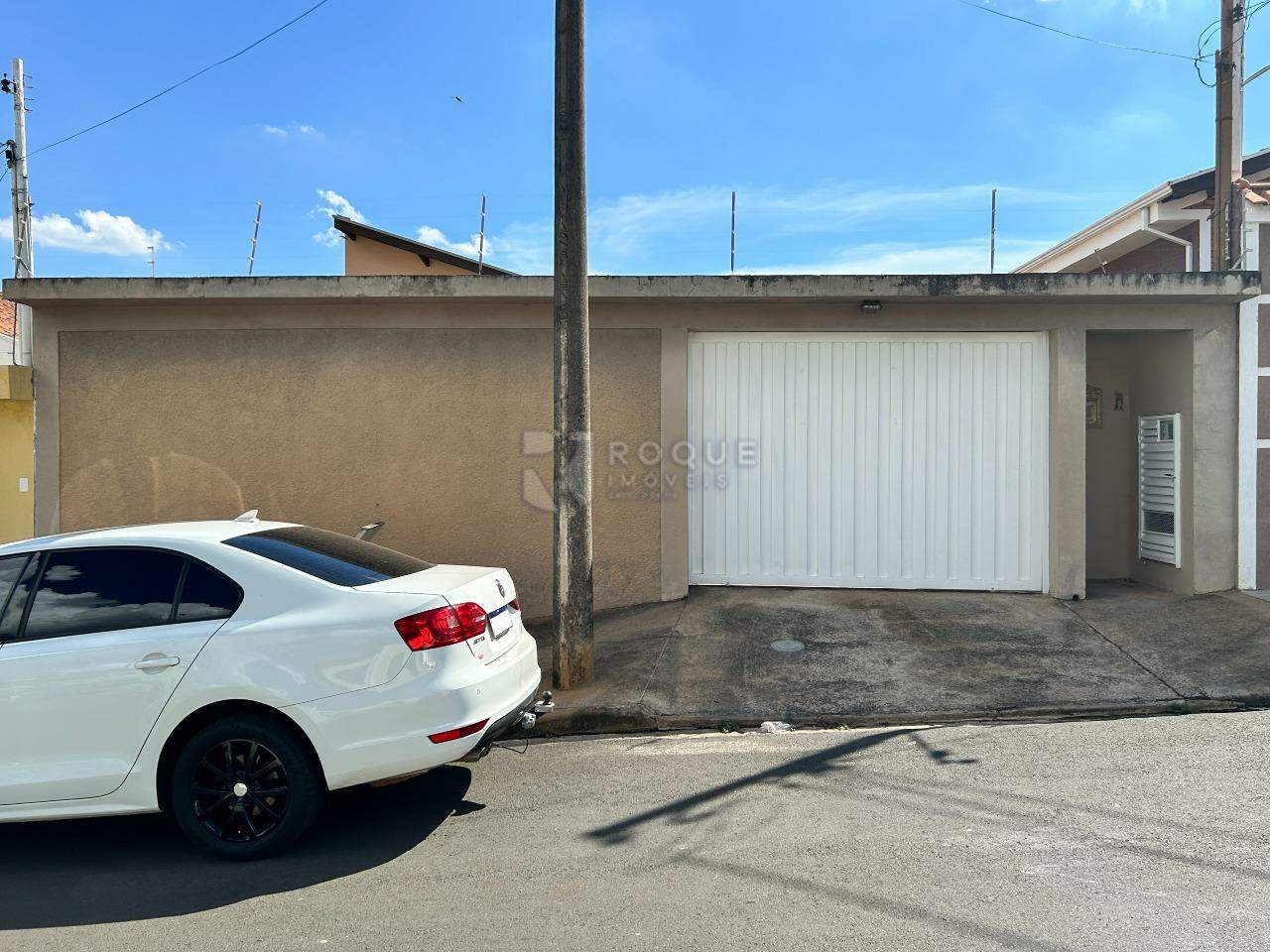 Casa Residencial para aluguel no bairro Jardim Rossi: Fachada 