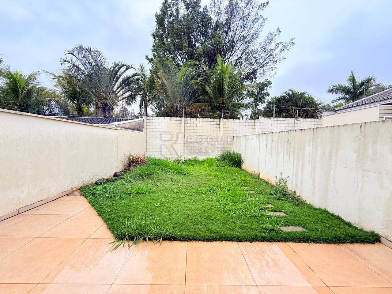 Casa em condomínio para aluguel no bairro Jardim Aquárius: Quital