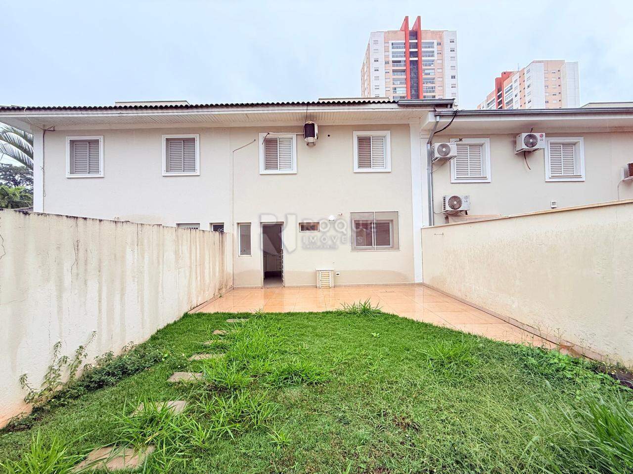 Casa em condomínio para aluguel no bairro Jardim Aquárius: Quital