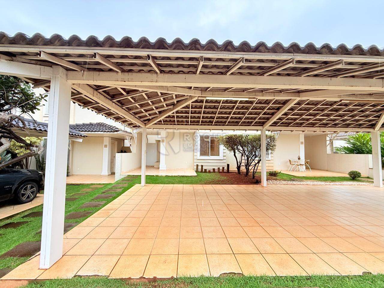 Casa em condomínio para aluguel no bairro Jardim Aquárius: Fachada