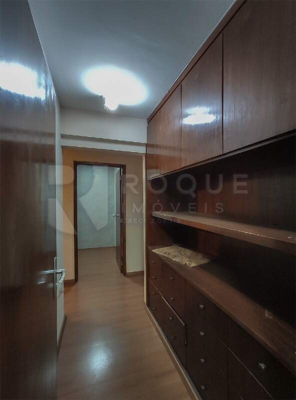 Apartamento para aluguel no bairro Centro: acesso dormitório 3 suíte