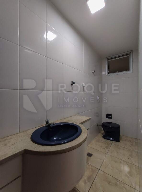 Apartamento para aluguel no bairro Centro: Lavabo