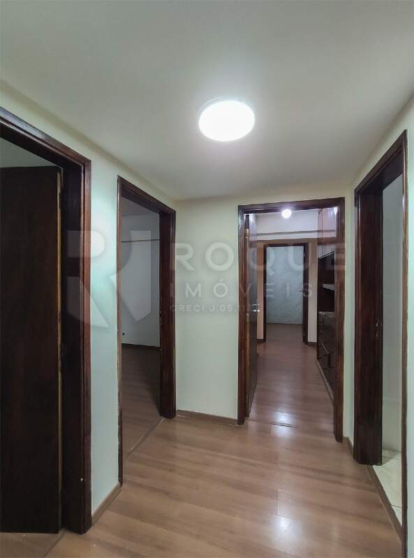 Apartamento para aluguel no bairro Centro: Hall 2