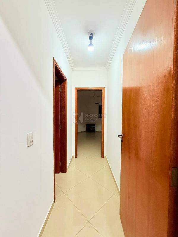 Casa em condomínio para aluguel no bairro Parque Residencial Roland: Hall Súite