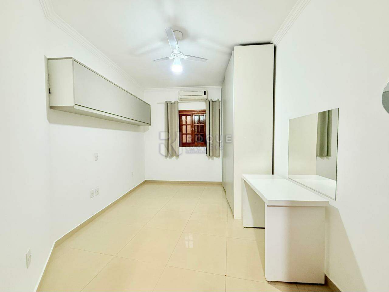 Casa em condomínio para aluguel no bairro Parque Residencial Roland: Dormitório 02