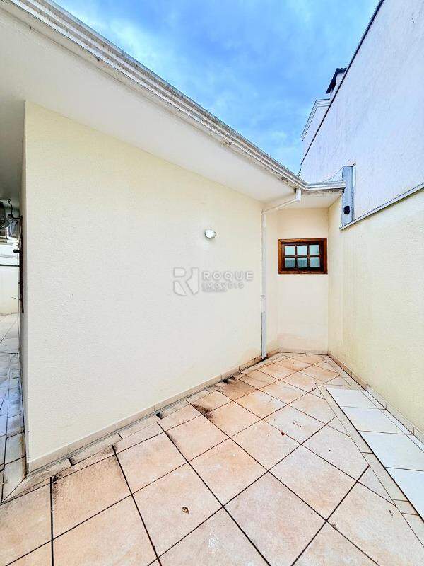 Casa em condomínio para aluguel no bairro Parque Residencial Roland: Quintal