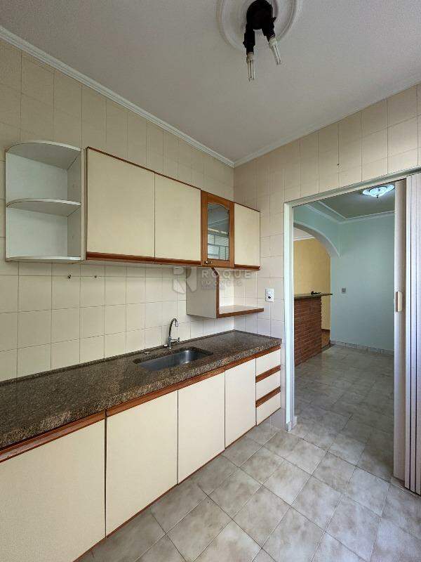 Apartamento para aluguel no bairro Cidade Jardim: Cozinha