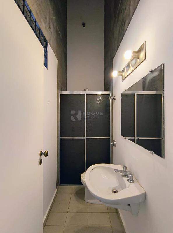 Casa Comercial para aluguel no bairro Vila Claudia: Wc social 01