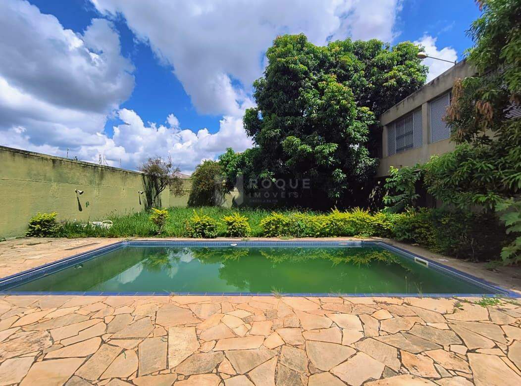 Casa Comercial para aluguel no bairro Vila Claudia: Piscina