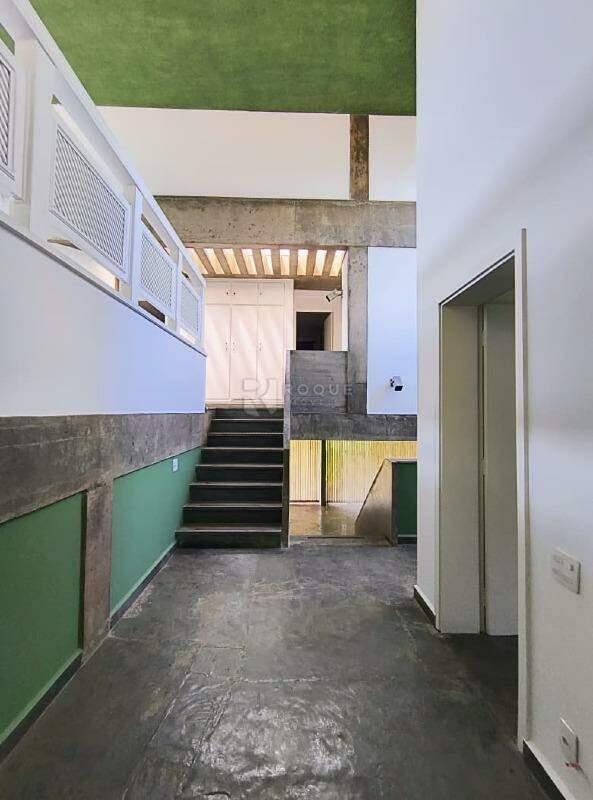 Casa Comercial para aluguel no bairro Vila Claudia: Hall