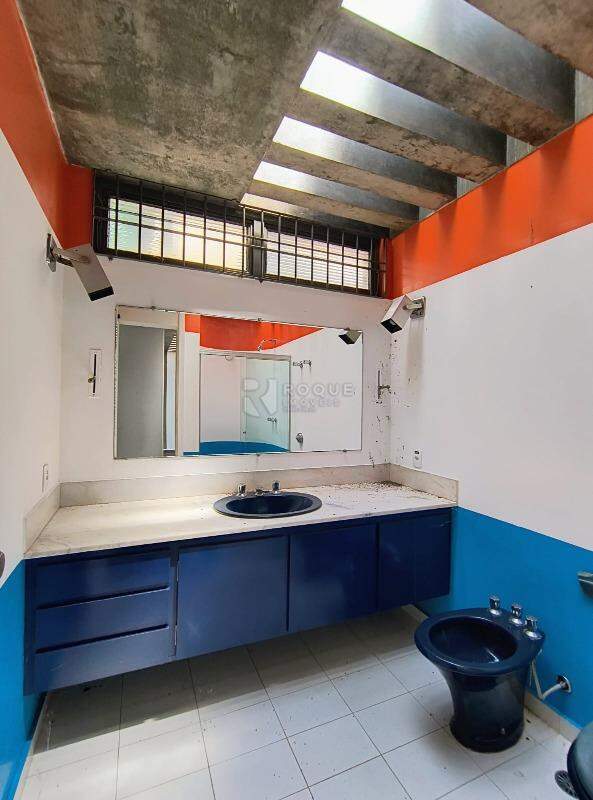 Casa Comercial para aluguel no bairro Vila Claudia: Wc social 02