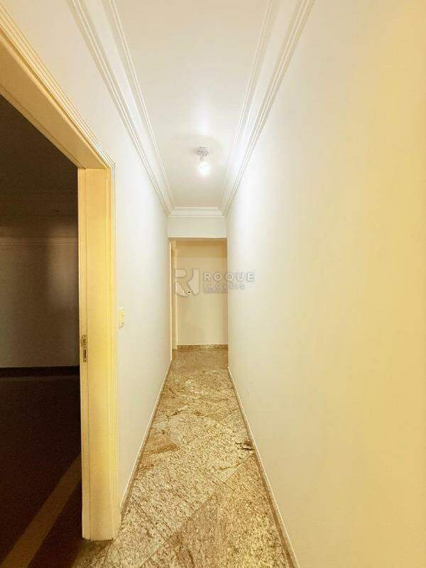 Apartamento para aluguel no bairro Centro: Corredor