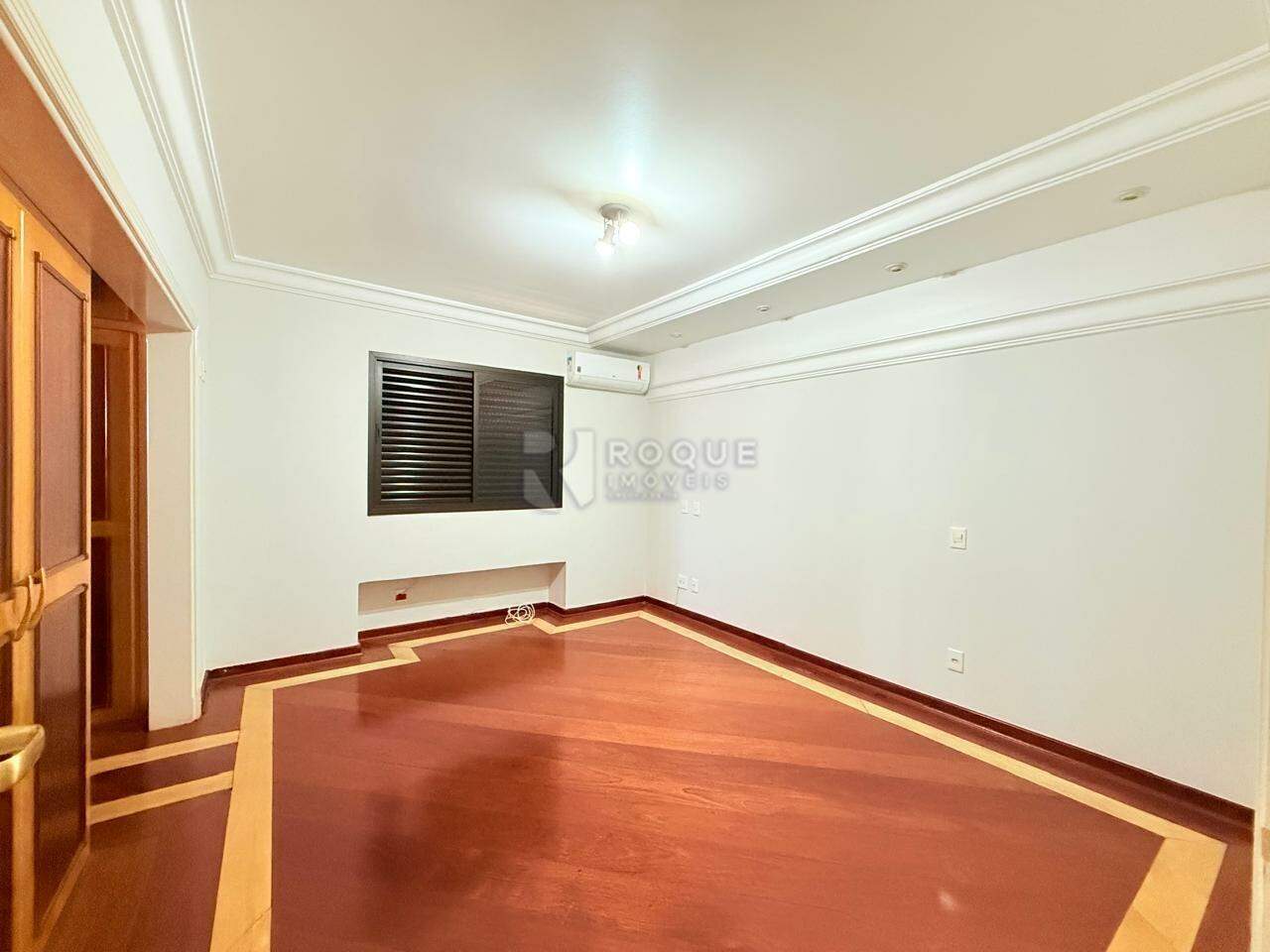 Apartamento para aluguel no bairro Centro: Dormitório Suíte 01