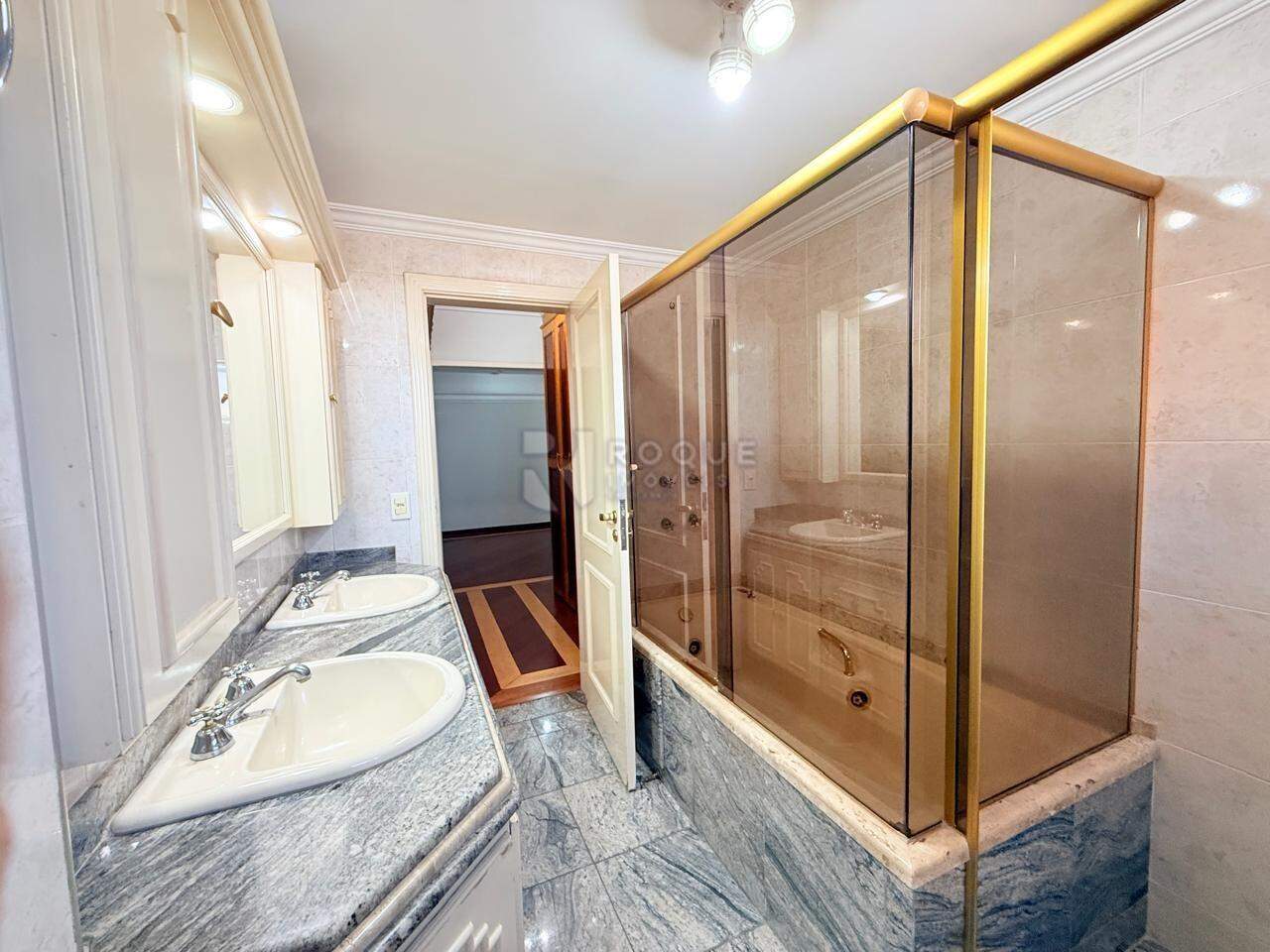 Apartamento para aluguel no bairro Centro: Wc 01 Súite