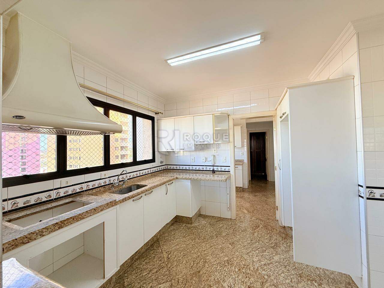 Apartamento para aluguel no bairro Centro: Cozinha