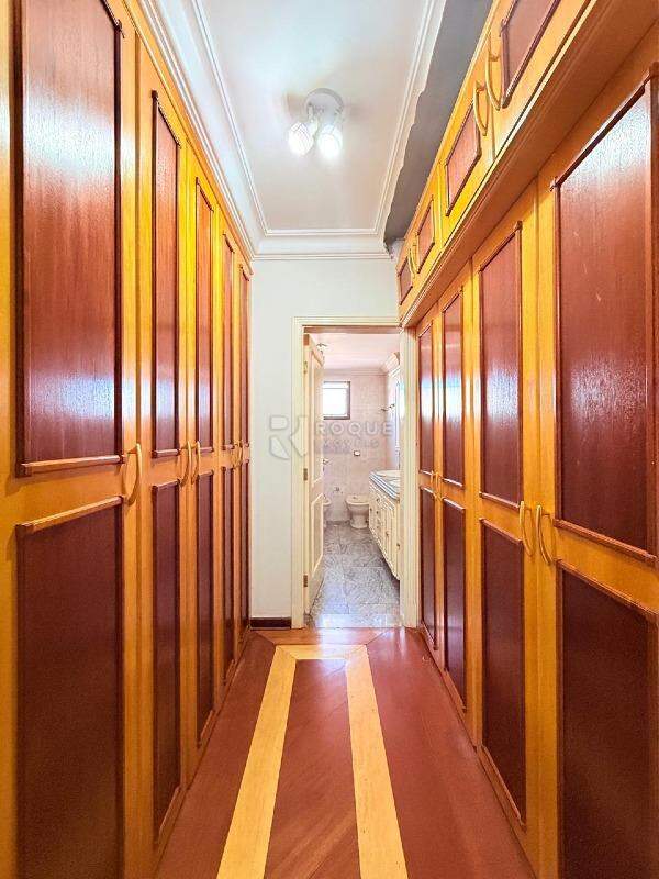 Apartamento para aluguel no bairro Centro: Closet Suíte