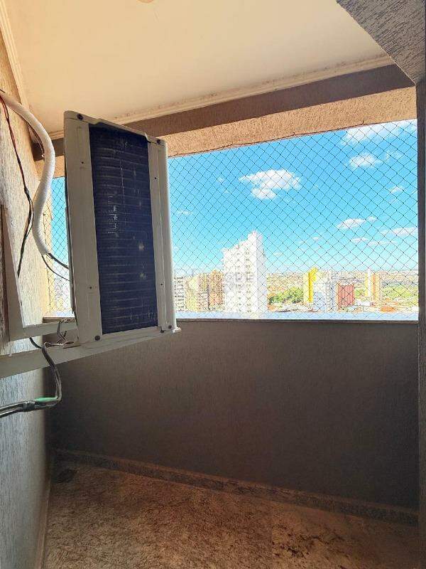 Apartamento para aluguel no bairro Centro: Sacada Cozinha