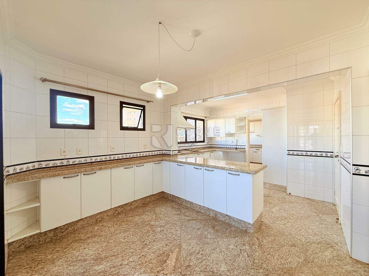 Apartamento para aluguel no bairro Centro: Cozinha