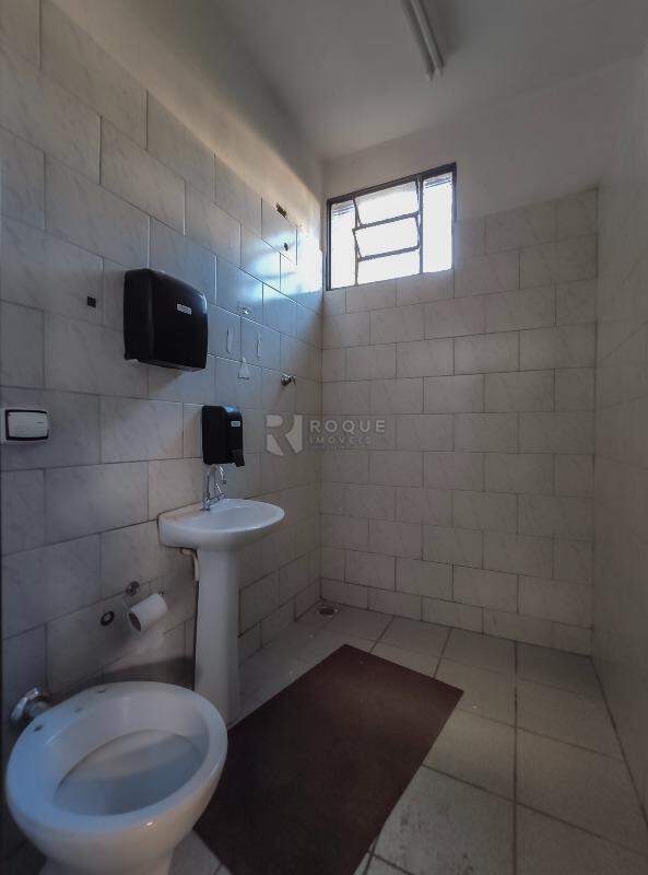 Barracão/Galpão para aluguel no bairro VILA NOVA BRASILIA: WC 4 social 