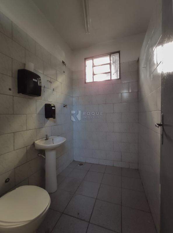 Barracão/Galpão para aluguel no bairro VILA NOVA BRASILIA: WC 1 social 