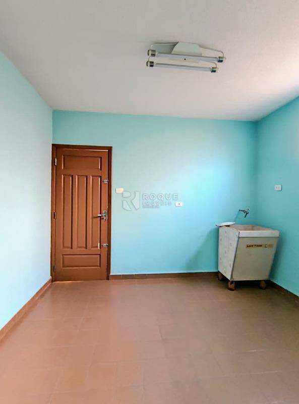 Casa Residencial para aluguel no bairro Vila Anita: Lavanderia 