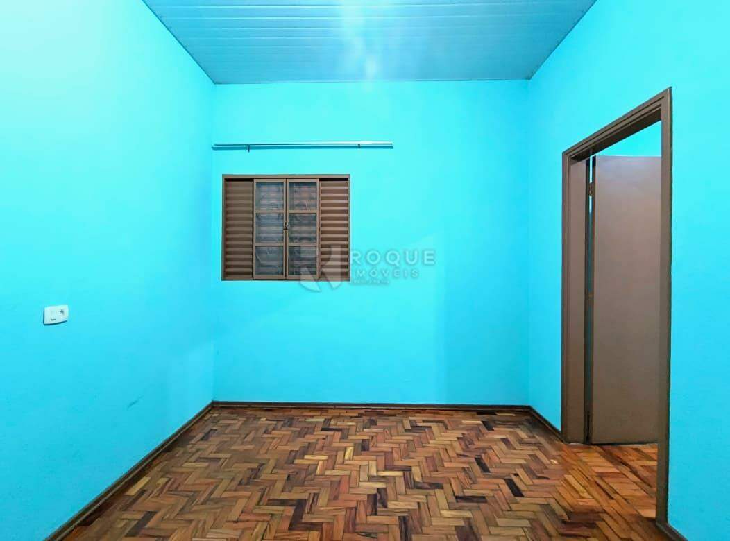 Casa Residencial para aluguel no bairro Vila Anita: Dormitório 01