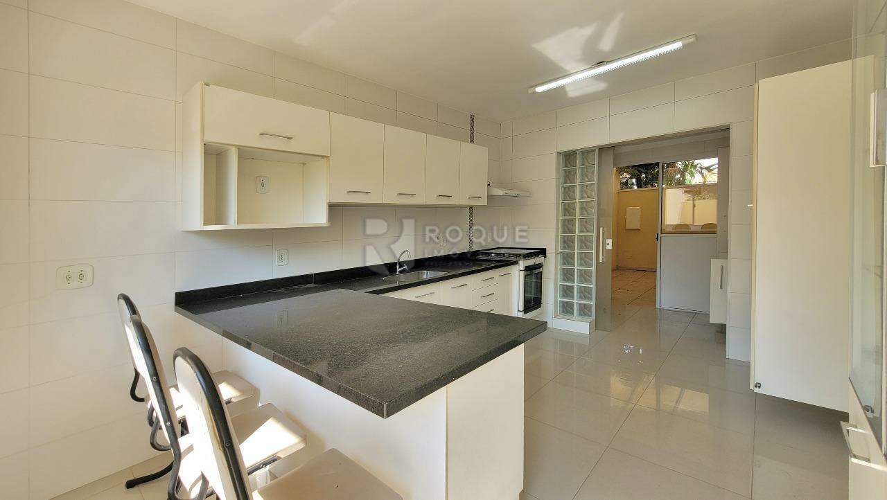 Casa em condomínio para aluguel no bairro Residencial Villa do Sol: Cozinha