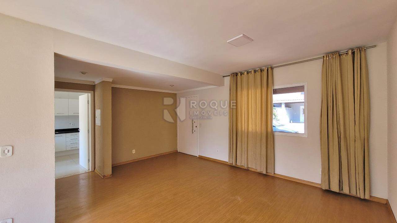 Casa em condomínio para aluguel no bairro Residencial Villa do Sol: Sala