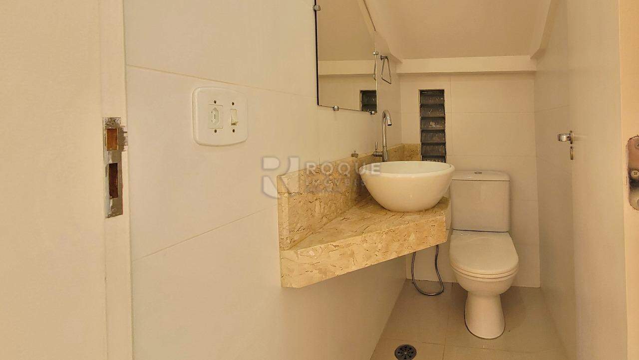 Casa em condomínio para aluguel no bairro Residencial Villa do Sol: Lavabo