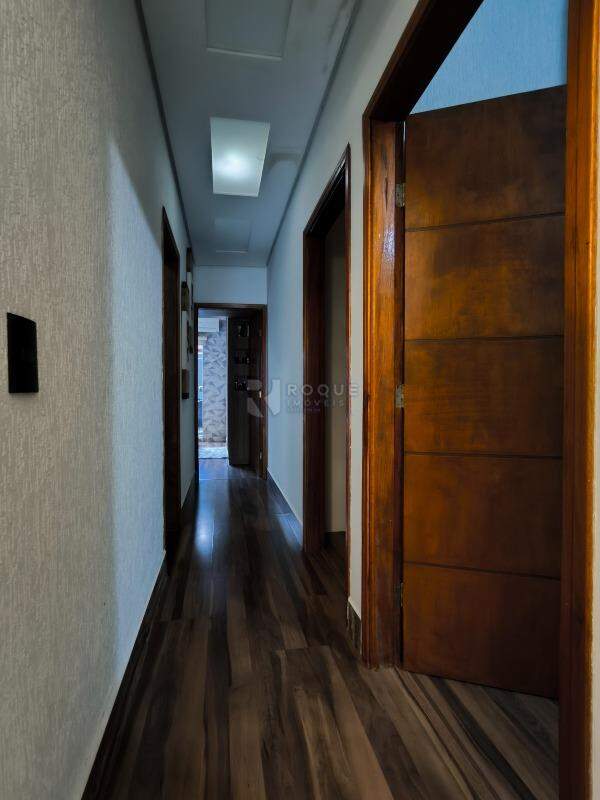 Casa em condomínio à venda no bairro Jardim Solar dos Nobres: CORREDOR INTERNO