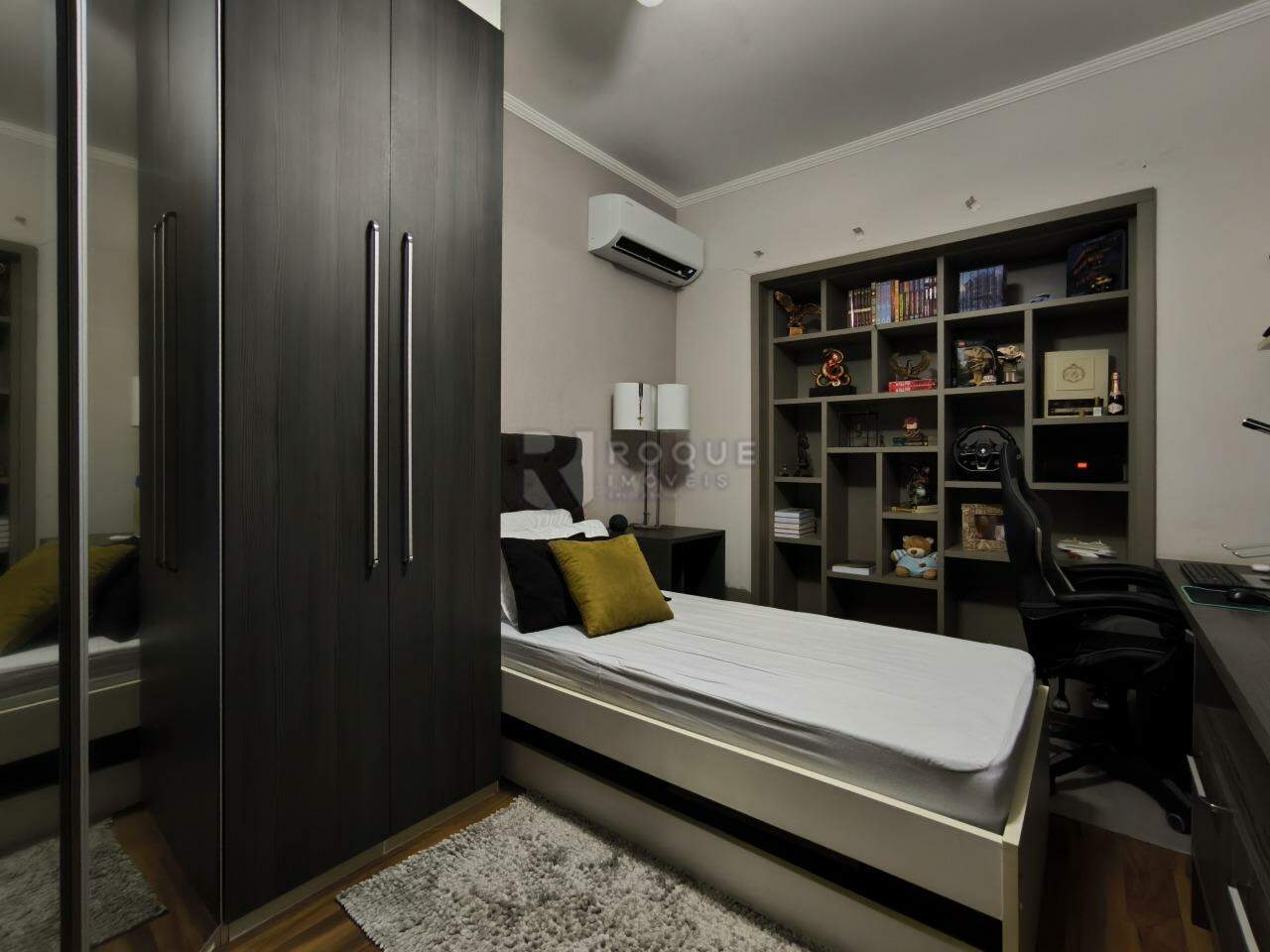 Casa em condomínio à venda no bairro Jardim Solar dos Nobres: DORMITÓRIO 1