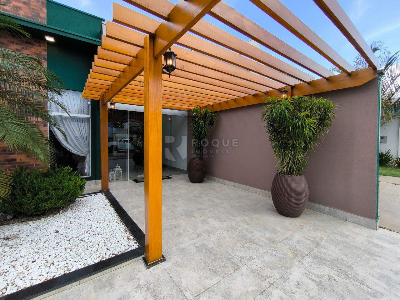 Casa em condomínio à venda no bairro Jardim Solar dos Nobres: GARAGEM