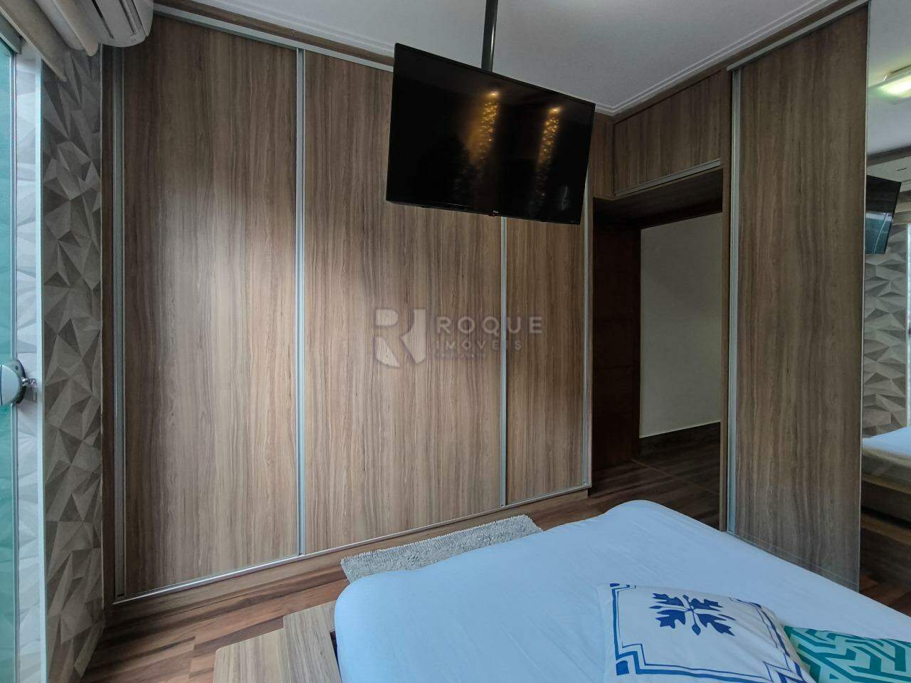 Casa em condomínio à venda no bairro Jardim Solar dos Nobres: SUÍTE