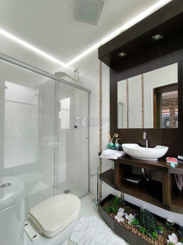 Casa em condomínio à venda no bairro Jardim Solar dos Nobres: WC SUÍTE