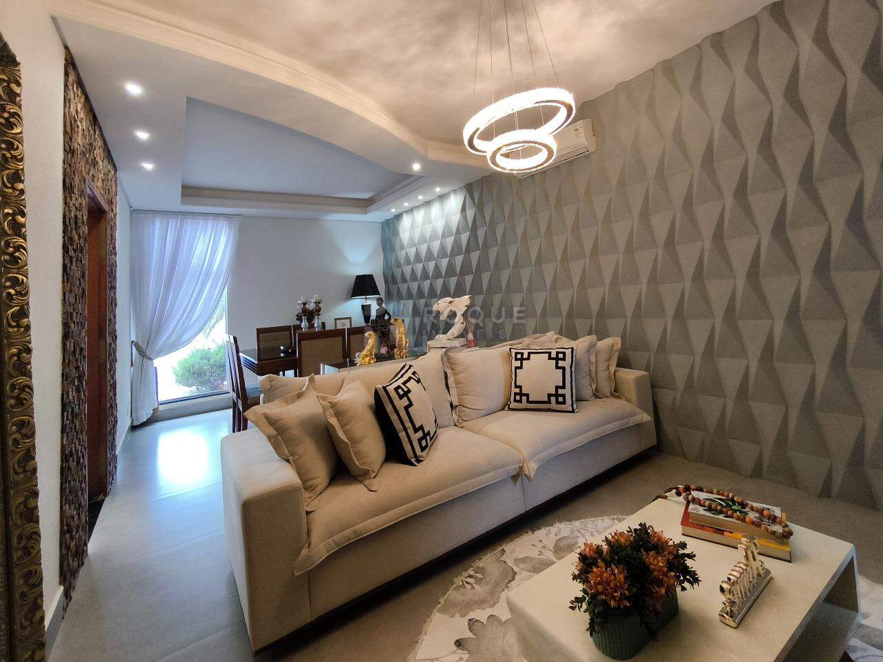 Casa em condomínio à venda no bairro Jardim Solar dos Nobres: SALA DE ESTAR 1