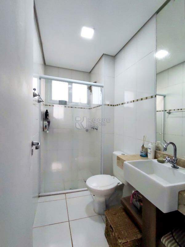 Apartamento à venda no bairro Jardim Residencial Francisco Cruãnes: BANHEIRO SUÍTE