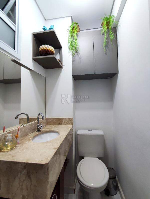 Apartamento à venda no bairro Jardim Residencial Francisco Cruãnes: LAVABO