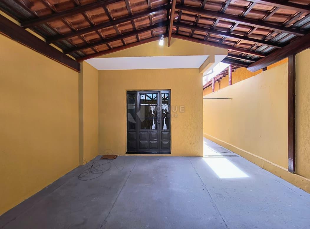 Casa Residencial para aluguel no bairro Parque Residencial Aeroporto: Garagem