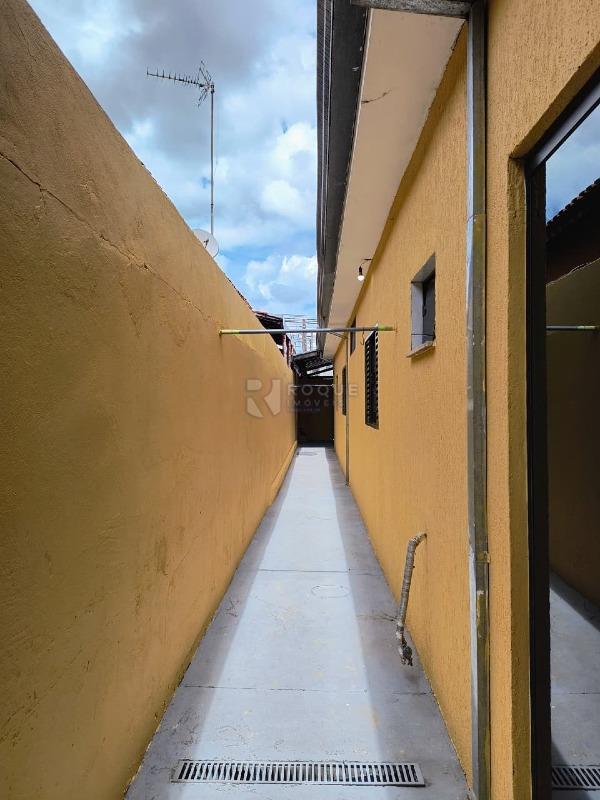 Casa Residencial para aluguel no bairro Parque Residencial Aeroporto: Corredor 