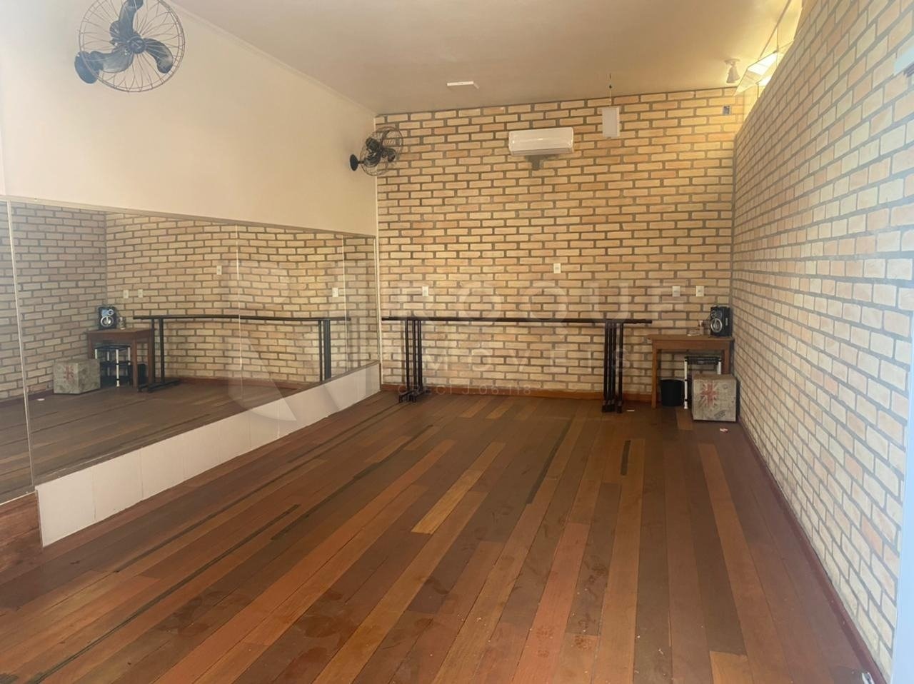 Casa Residencial à venda no bairro Vila Santa Lucia: 