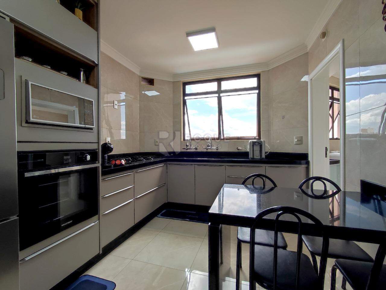 Apartamento à venda no bairro Centro: COZINHA