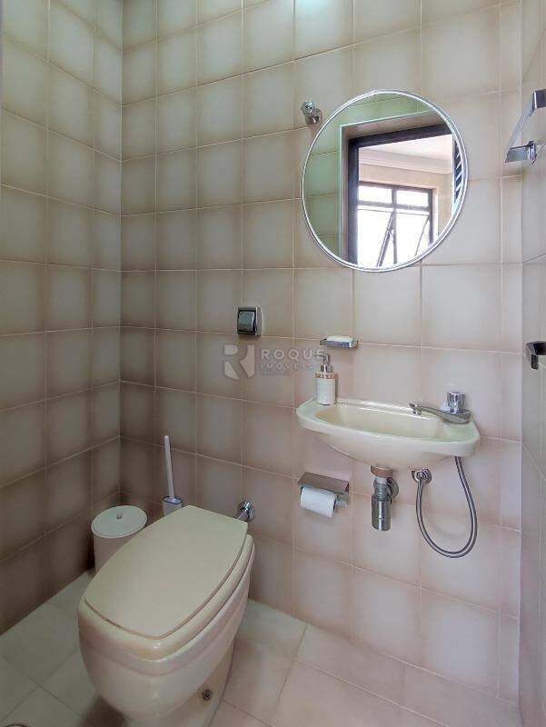 Apartamento à venda no bairro Centro: BANHEIRO EMPREGADA