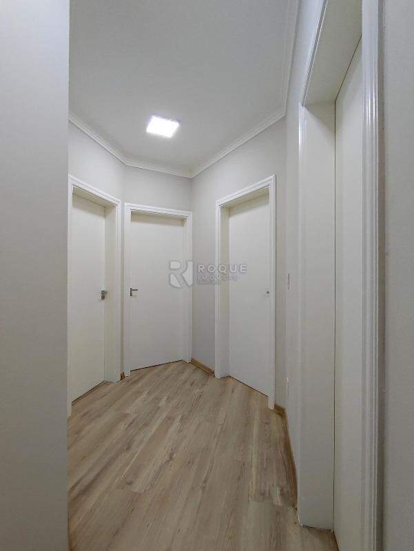 Apartamento à venda no bairro Centro: CORREDOR INTERNO